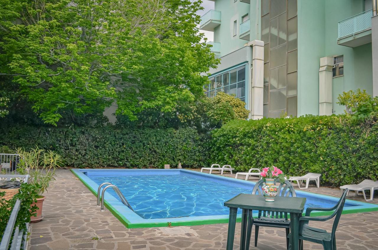 Hotel Stradiot Rimini Buitenkant foto