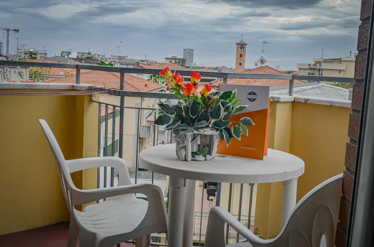 Hotel Stradiot Rimini Buitenkant foto