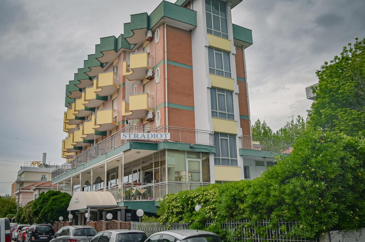 Hotel Stradiot Rimini Buitenkant foto