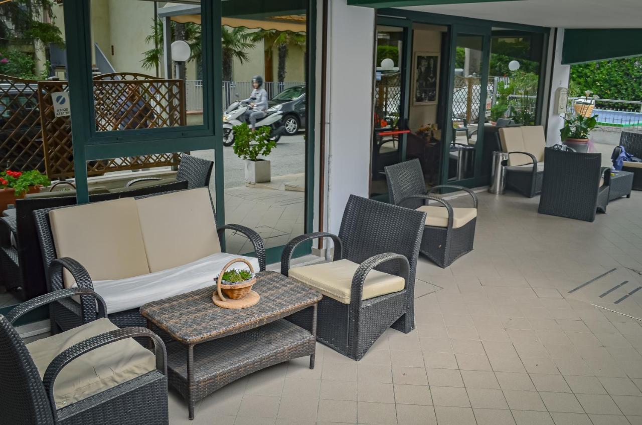 Hotel Stradiot Rimini Buitenkant foto