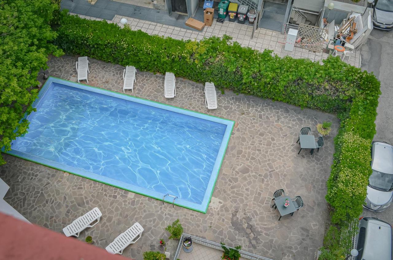 Hotel Stradiot Rimini Buitenkant foto