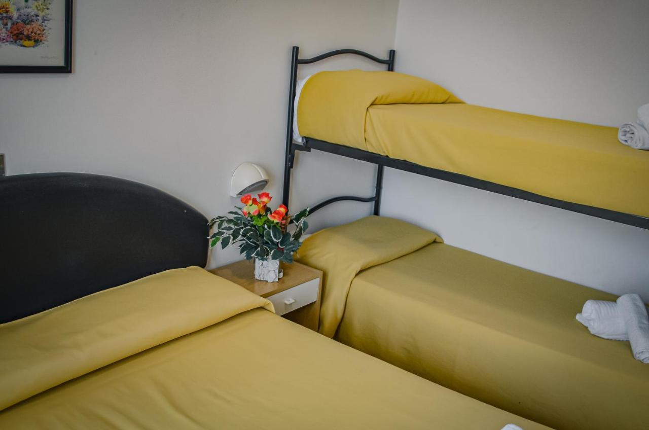 Hotel Stradiot Rimini Buitenkant foto