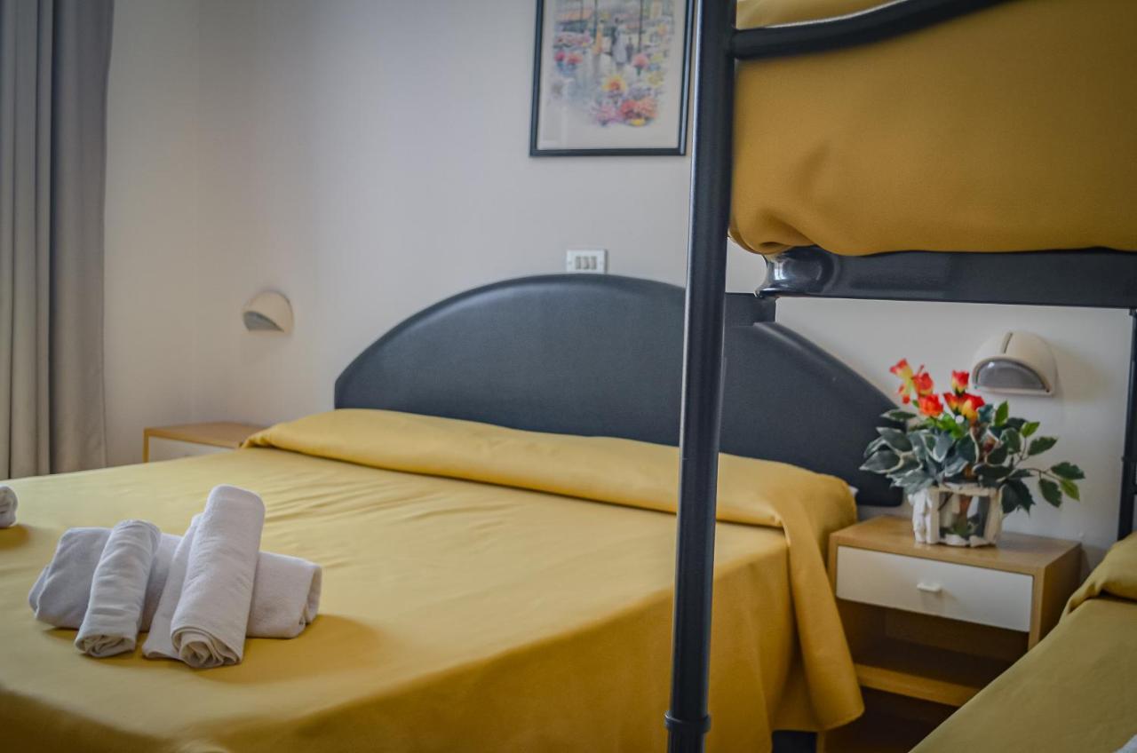 Hotel Stradiot Rimini Buitenkant foto