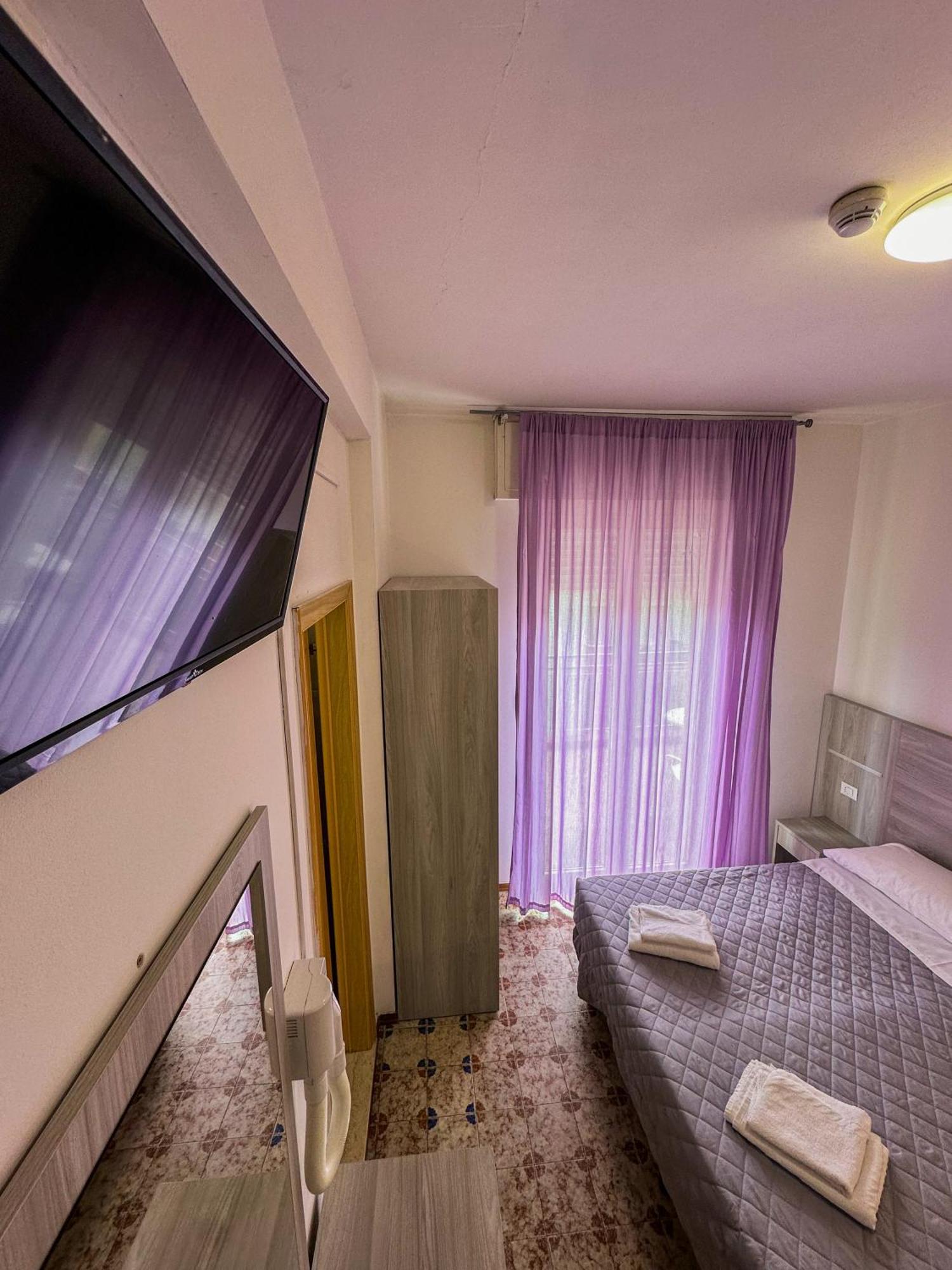 Hotel Stradiot Rimini Buitenkant foto