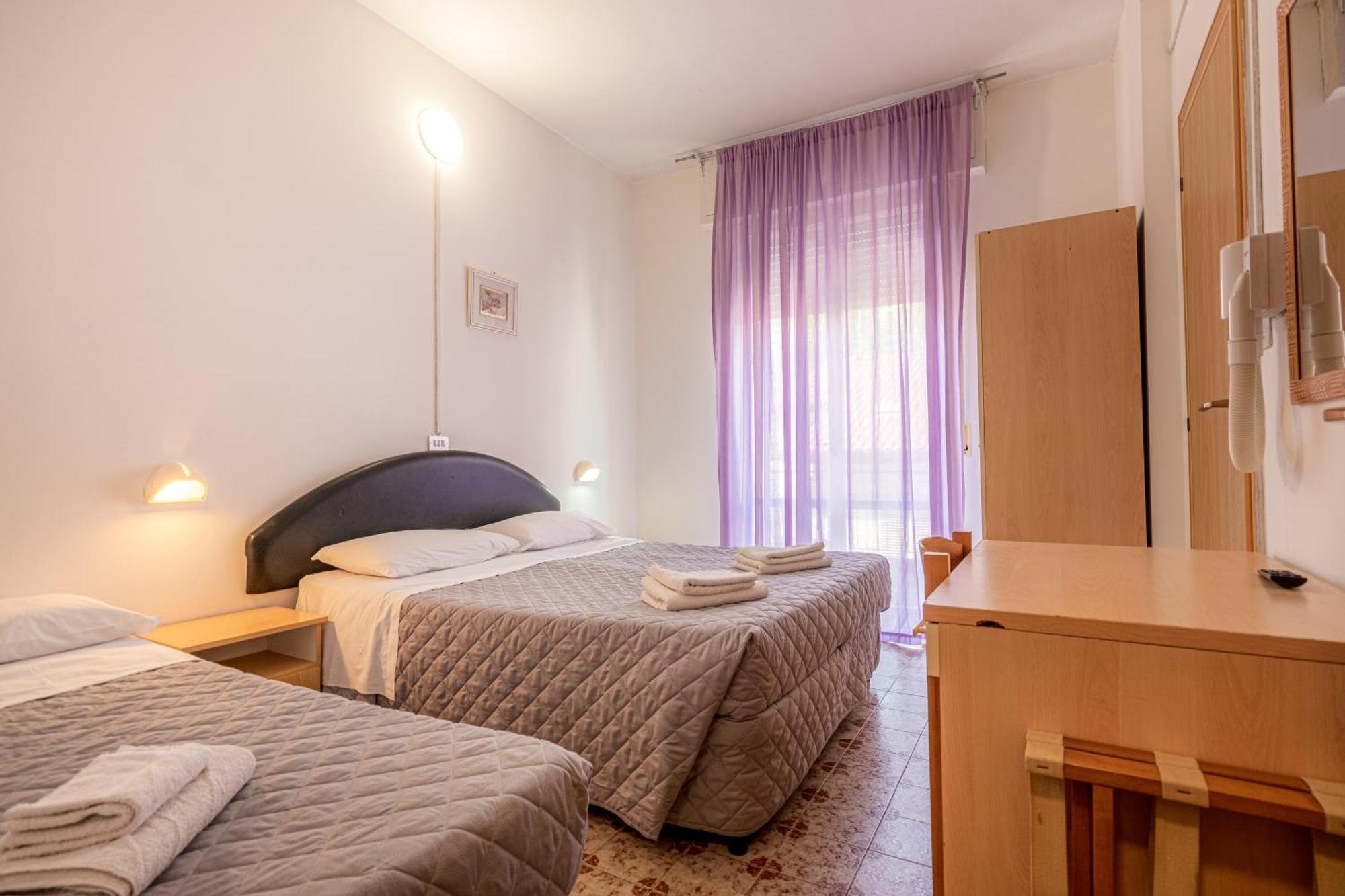 Hotel Stradiot Rimini Buitenkant foto